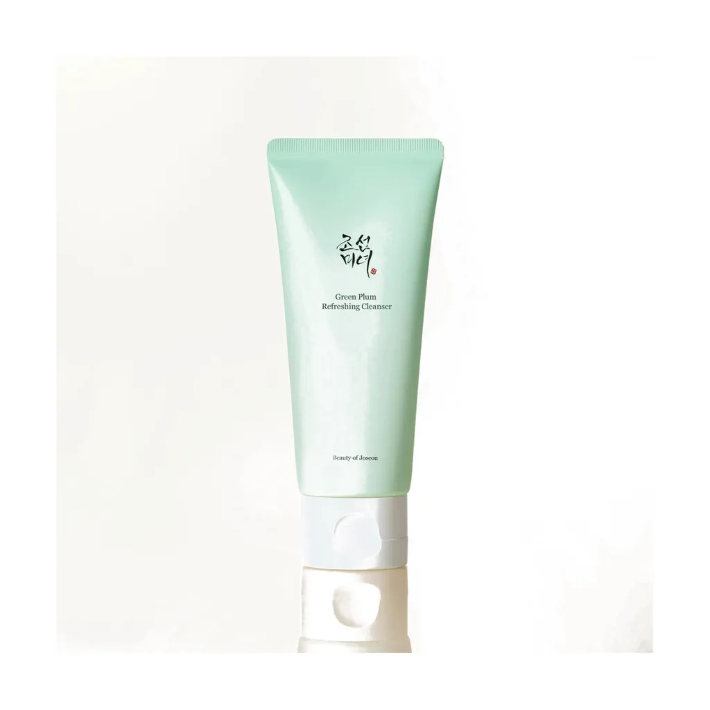 غسول للوجه Green Plum Refreshing Cleanser